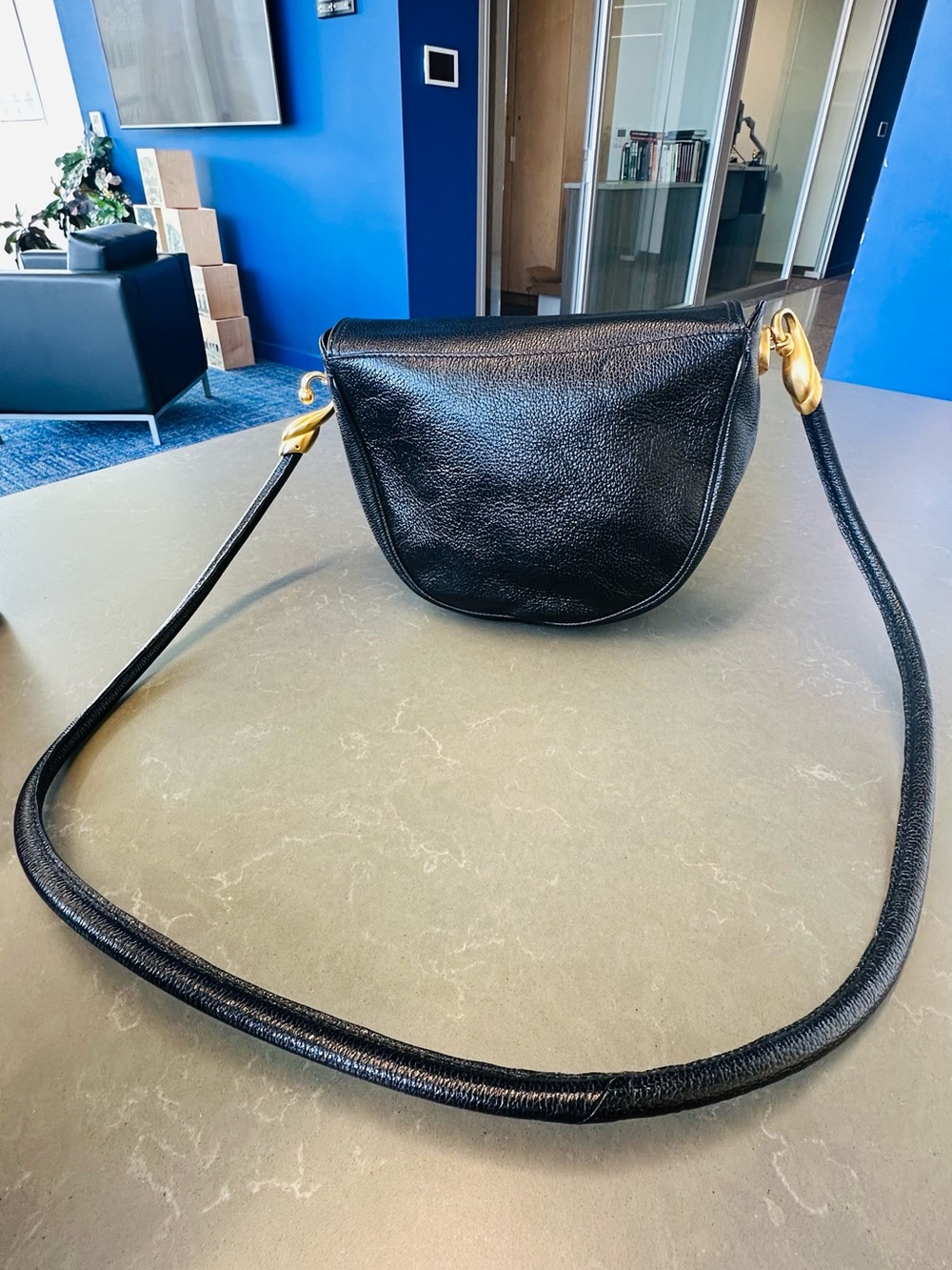 Gabrielle de Vecchi Black Leather Crescent Crossbody with Gold Hardware - Picture 6 of 10